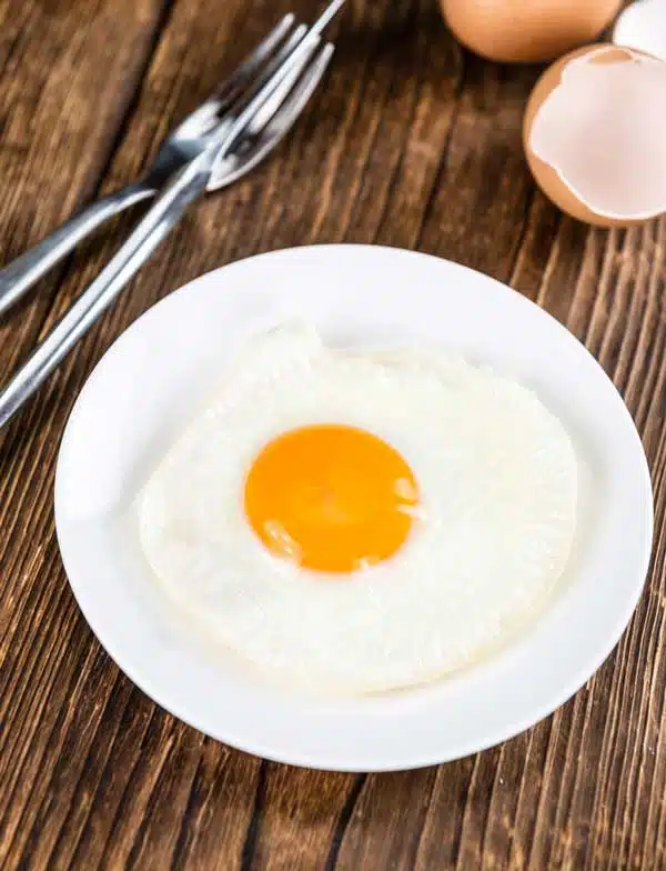 Huevo frito en microondas: ¡la receta rápida y deliciosa!