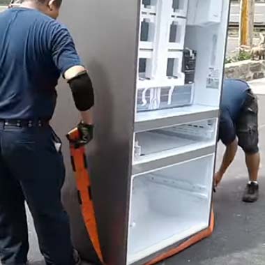 ¿Qué sucede al acostar un refrigerador?